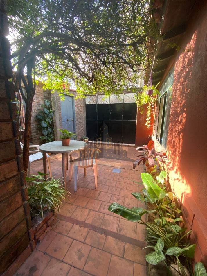 VENTA - GRAN CASA MULTIFAMILIAR EN DOS PLANTAS - APTO CREDITO 