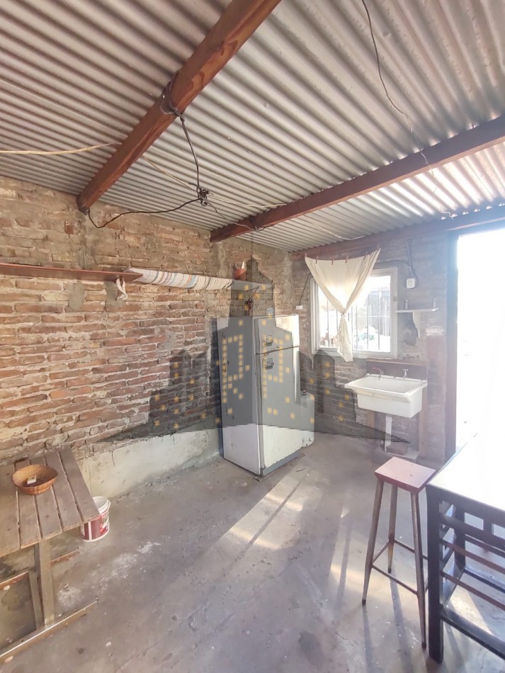 VENTA - CASA TIPO PH - 3 AMBIENTES - PATIO - QUINCHO - TERRAZA CON PARRILLA - APTO CREDITO