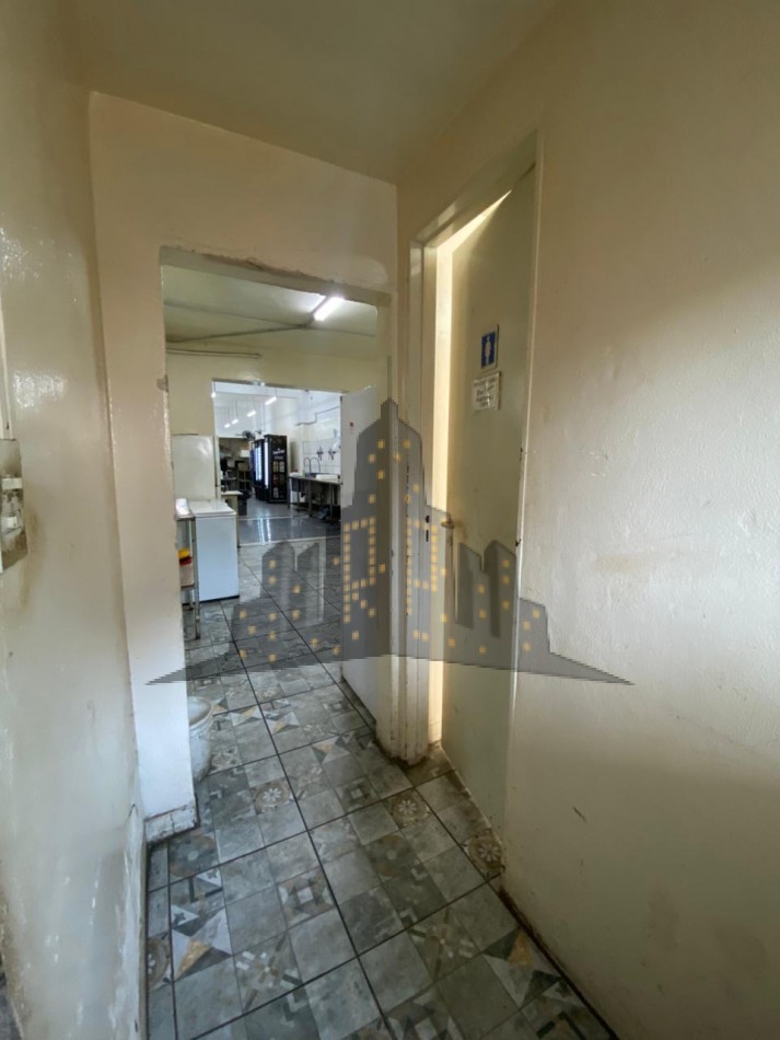 VENTA - GRAN LOCAL COMERCIAL - OPORTUNIDAD - INVERSION - CASEROS