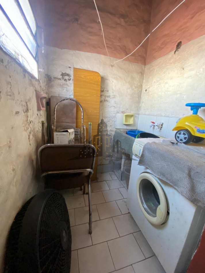 VENTA - GRAN CASA MULTIFAMILIAR EN DOS PLANTAS - APTO CREDITO 