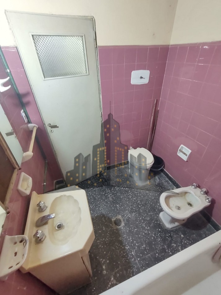 VENTA - CASA TIPO PH - 3 AMBIENTES - PATIO - QUINCHO - TERRAZA CON PARRILLA - APTO CREDITO