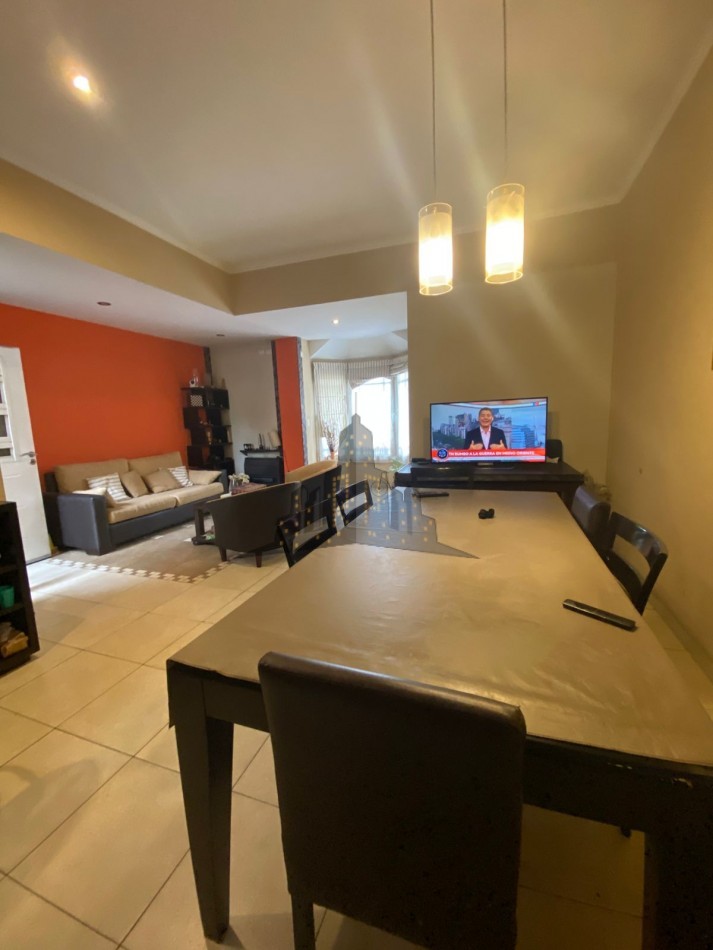 VENTA - CASA SOBRE LOTE PROPIO EN CASEROS | UBICACION ESTRATEGICA + GRAN POTENCIAL - 