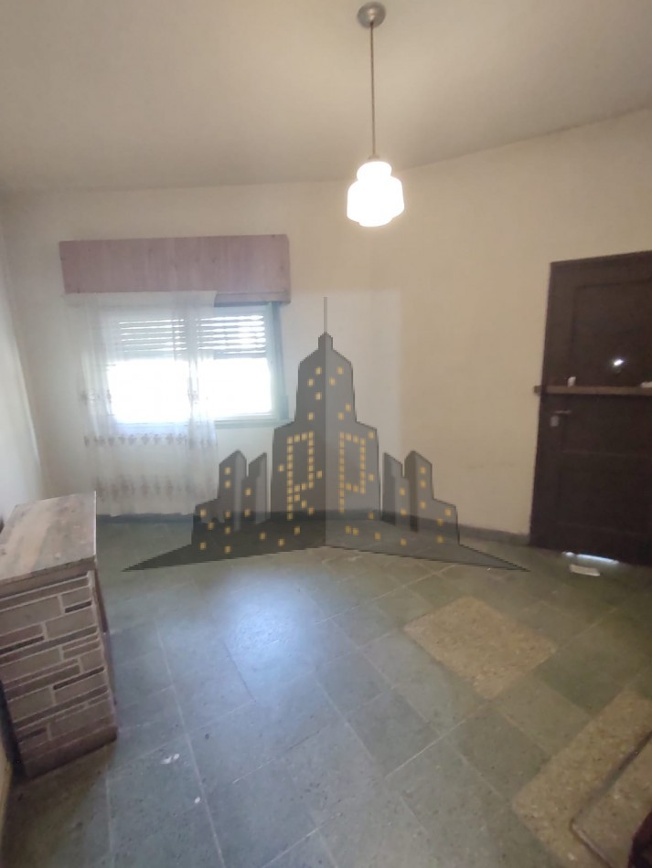 VENTA - CASA TIPO PH - 3 AMBIENTES - PATIO - QUINCHO - TERRAZA CON PARRILLA - APTO CREDITO