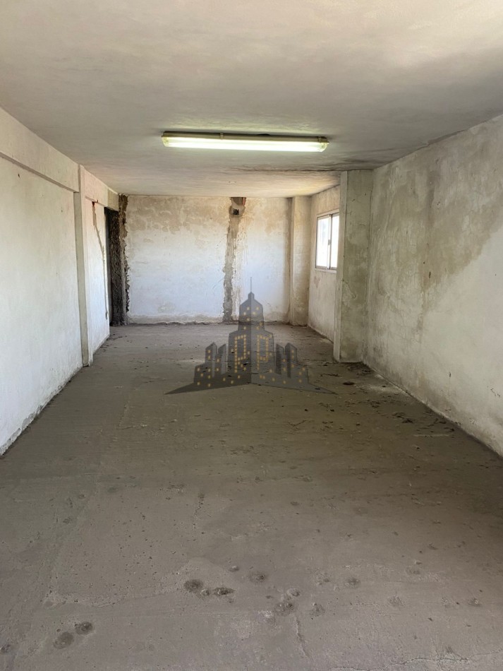 ALQUILER - GALPON INDUSTRIAL/LOGISTICA - SALIDA A DOS CALLES  - CASEROS 