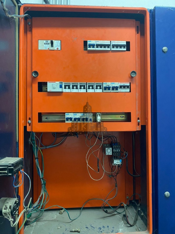 ALQUILER - GALPON INDUSTRIAL/LOGISTICA - SALIDA A DOS CALLES  - CASEROS 