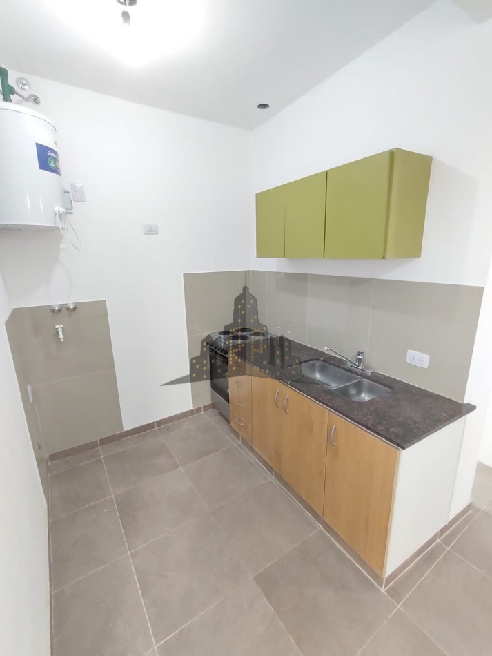 ALQUILER - DEPARTAMENTO PH 3 AMBIENTES CON PATIO - ENTRADA COMPARTIDA - SIN EXPENSAS 