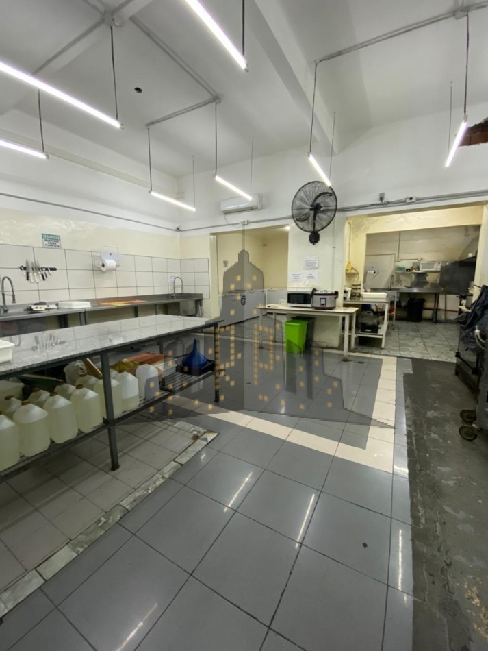 VENTA - GRAN LOCAL COMERCIAL - OPORTUNIDAD - INVERSION - CASEROS