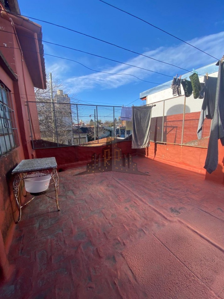 VENTA - GRAN CASA MULTIFAMILIAR EN DOS PLANTAS - APTO CREDITO 