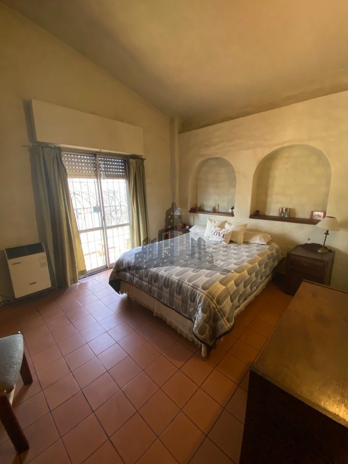 VENTA - GRAN CASA MULTIFAMILIAR EN DOS PLANTAS - APTO CREDITO 