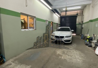 VENTA - GALPON + CASA 3 AMBIENTES PRIMES PISO - EXCELENTE PROPIEDAD  - CASEROS 