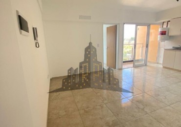 ALQUILER - DEPARTAMENTO DOS AMBIENTES CON COCHERA CUBIERTA - MORON 