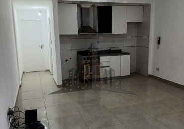 ALQUILER - 2 DOS AMBIENTES - CASEROS CENTRO