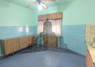 VENTA - CASA TIPO PH - 3 AMBIENTES - PATIO - QUINCHO - TERRAZA CON PARRILLA - APTO CREDITO